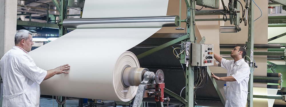 Rouleau de tissu dans usine